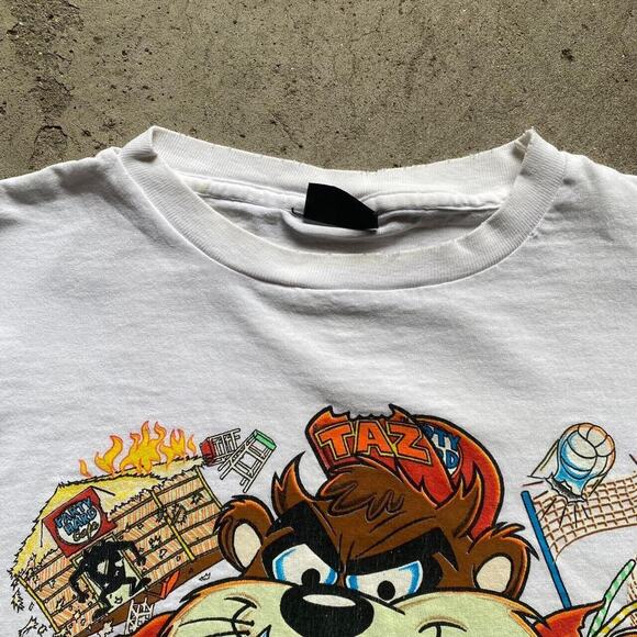 1989 VTG Looney Tunes “Party Hard Cafe” single stitch, Changes tag. READ DISC - Picture 5 of 7